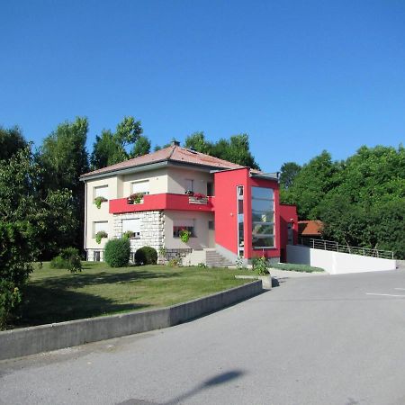 Pod Orehi Acomodação com café da manhã Postojna Exterior foto