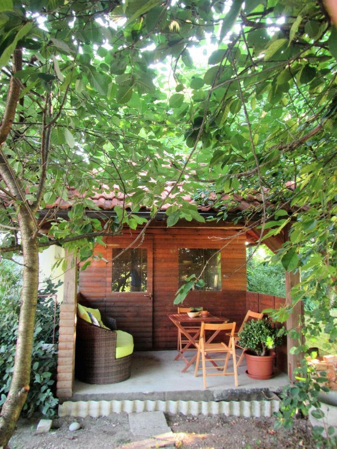 Pod Orehi Acomodação com café da manhã Postojna Exterior foto